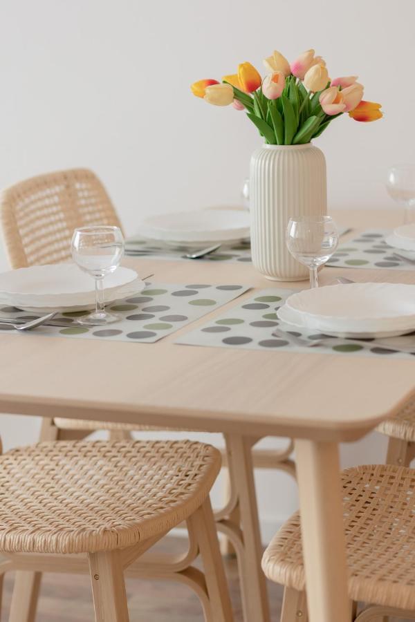 ורשה Stacja Wola Apartments With Parking By Noclegi Renters מראה חיצוני תמונה