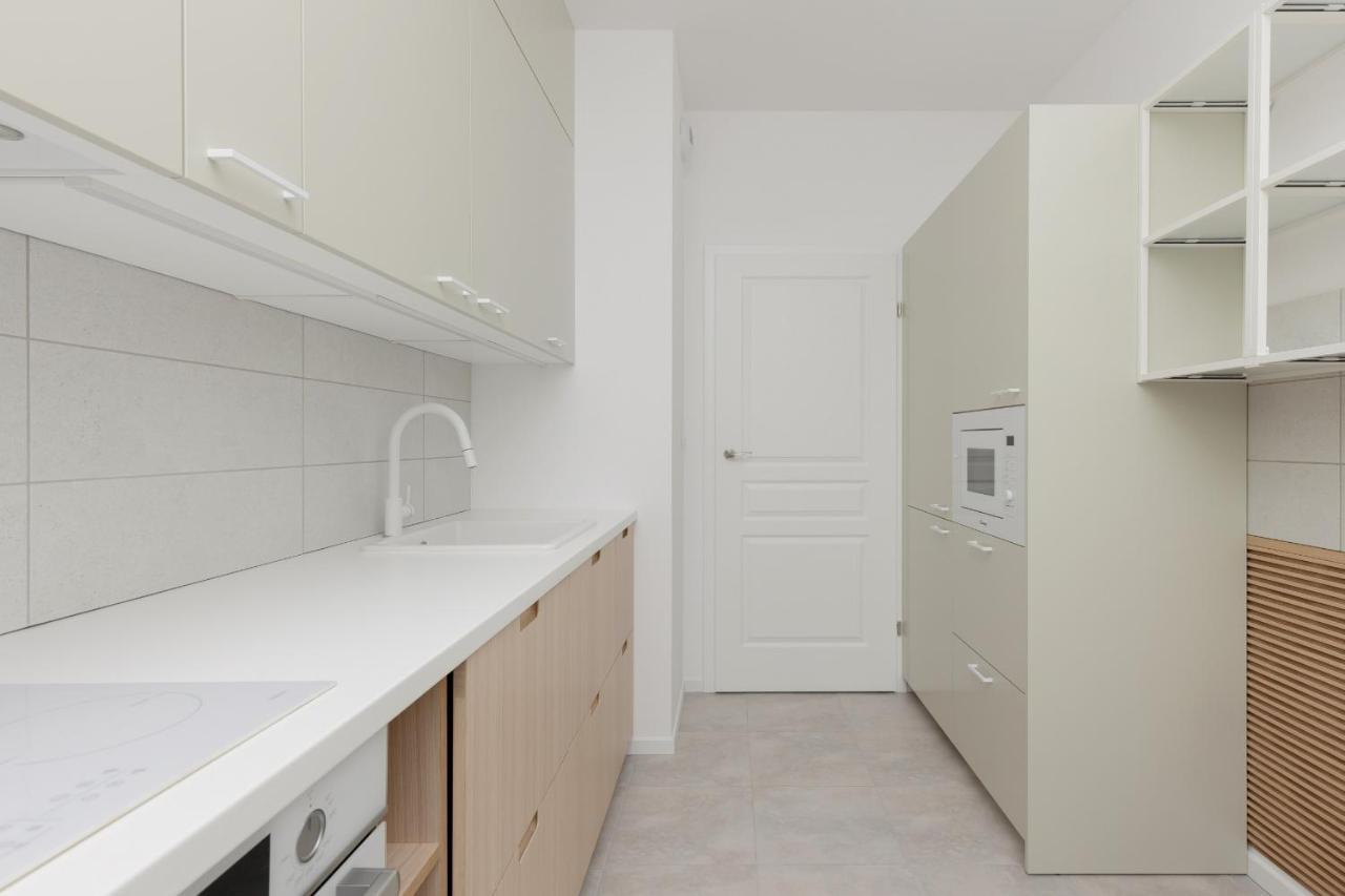 ורשה Stacja Wola Apartments With Parking By Noclegi Renters מראה חיצוני תמונה
