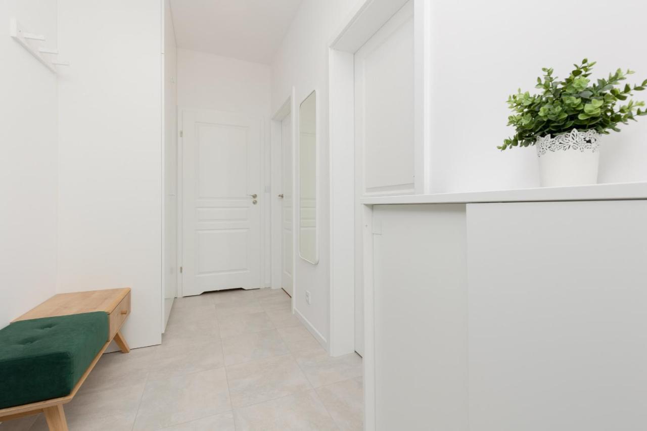 ורשה Stacja Wola Apartments With Parking By Noclegi Renters מראה חיצוני תמונה
