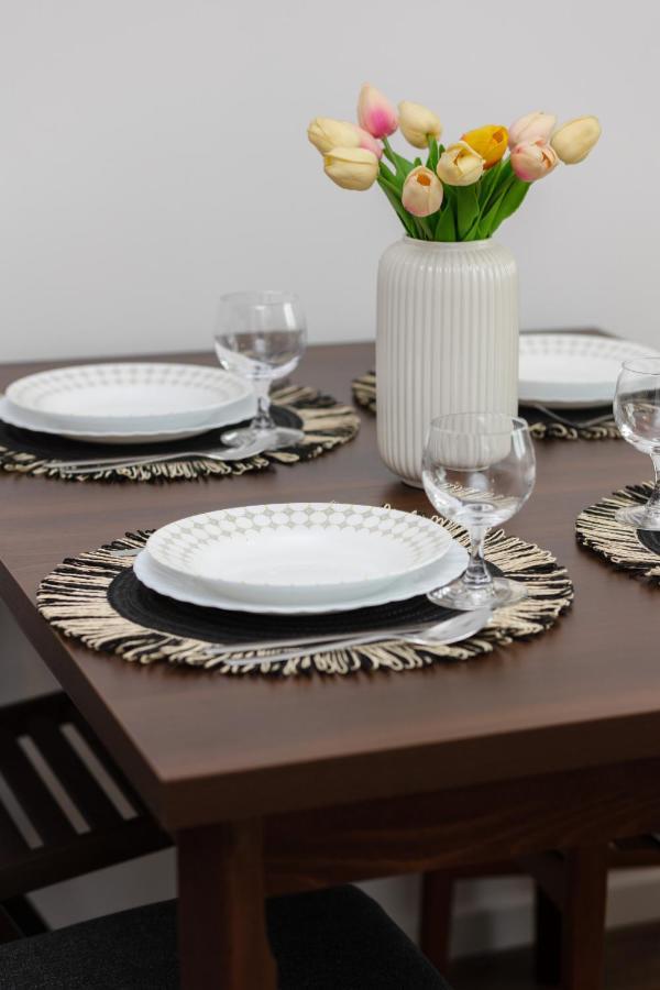 ורשה Stacja Wola Apartments With Parking By Noclegi Renters מראה חיצוני תמונה